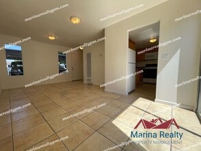 Building Photo - 211 Del Luz Ct