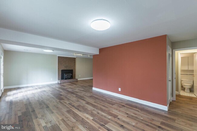 Building Photo - 1335 MacBeth St