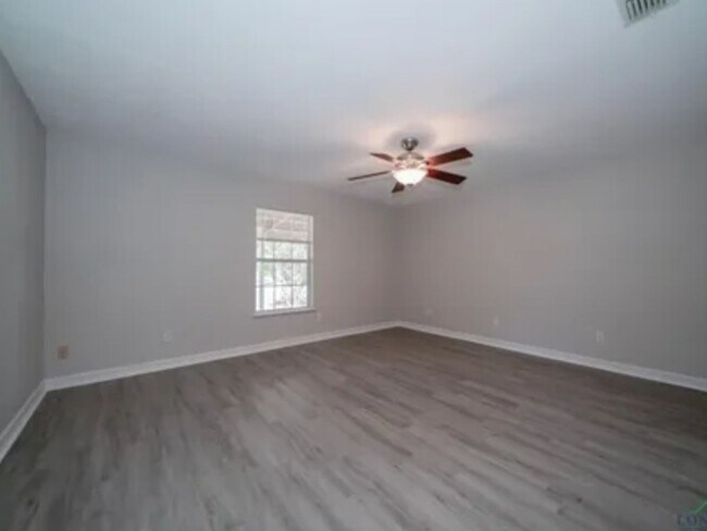 Foto del edificio - 3 Bedroom Single Family Home in Jefferson