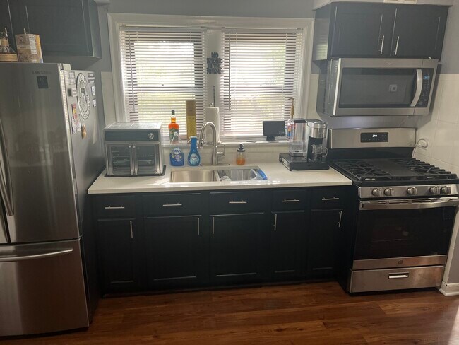 Foto del edificio - 2345 Ridgeland Ave