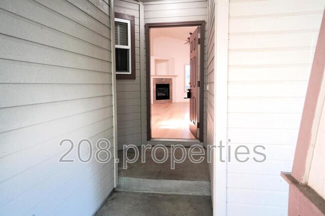 Foto del edificio - 9682 West Sleepy Hollow Lane