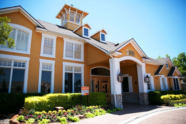 Building Photo - Lakepointe Residences
