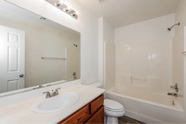 Foto del edificio - 6734 Bravura Ct