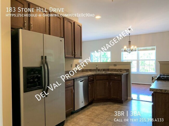 Foto del edificio - Improved Rent! 3-Bd Brick Townhome for Ren...