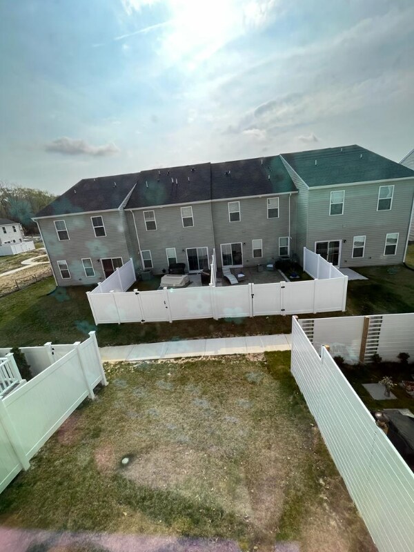 Building Photo - 112 Stegg St