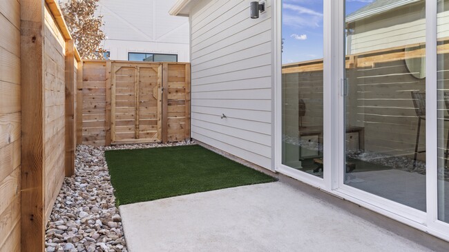 Building Photo - Avendale at The Colony