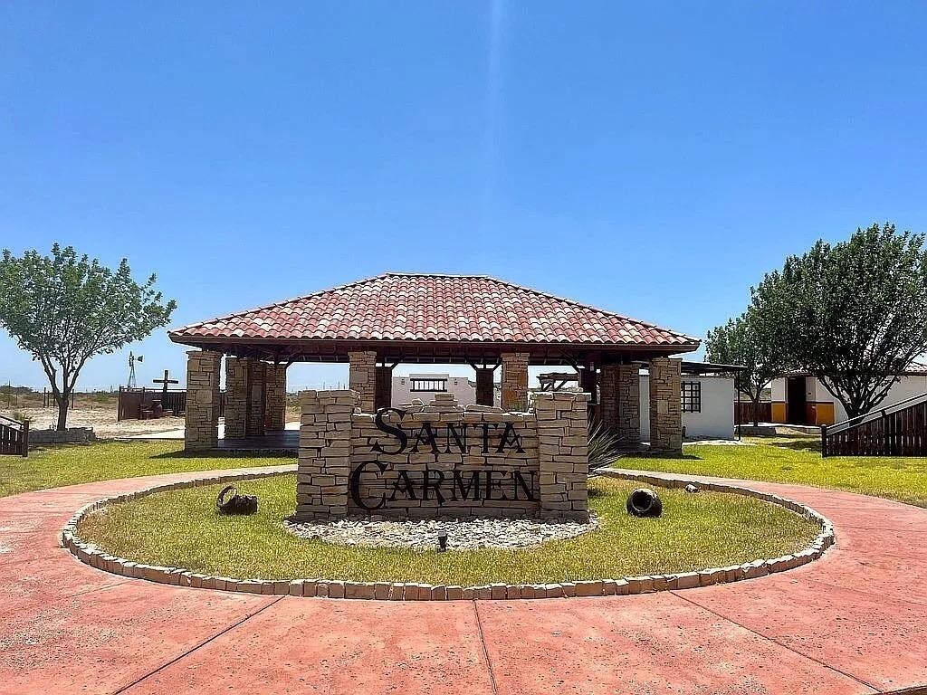 Foto del edificio - 6818 US-90