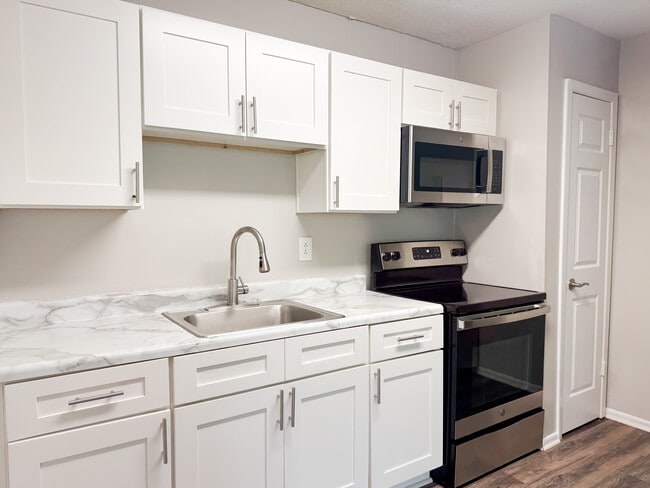 Building Photo - Springwood Apartments