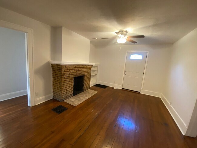 Building Photo - 165 E Tompkins St