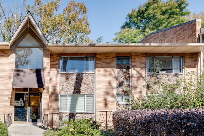 Building Photo - 115 Biscayne Dr NW