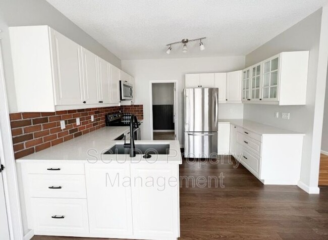 Building Photo - 15325 S Sturgeon Dr