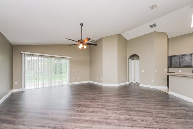 Building Photo - 1320 Creekview Ct