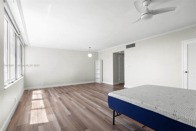 Foto del edificio - 1200 West Ave