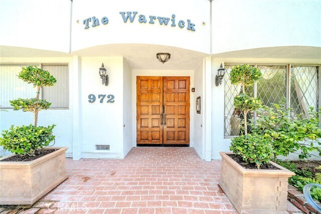 Foto del edificio - 972 E California Blvd