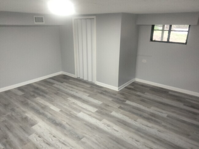 Building Photo - 471 E Campbellton St