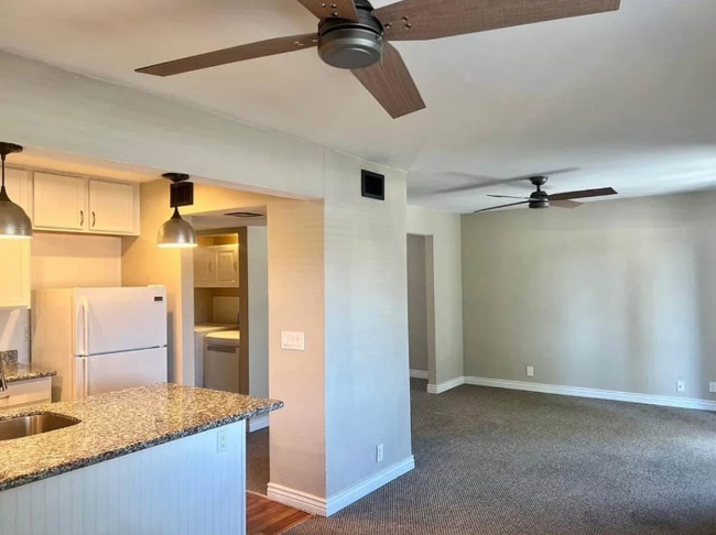 Photo - 286 W Palomino Dr Apartment