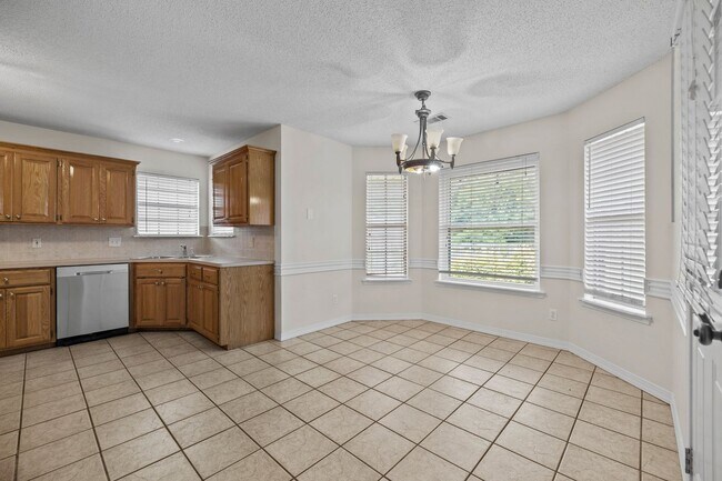 Building Photo - 7514 Red Pine