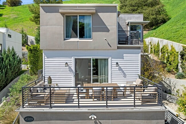 Building Photo - 4969 Llano Dr