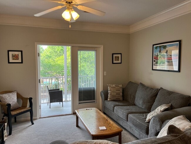 Building Photo - 2 Bedroom 2 Bath Furnished Condo at The Re...