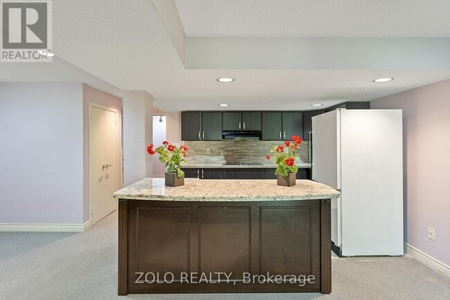 Building Photo - 27 Abraham Ave