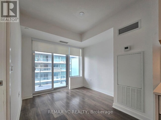 Building Photo - 195 Redpath Ave