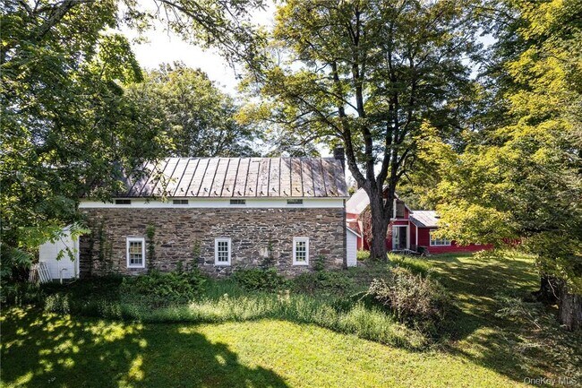 Foto del edificio - 90 Upper Whitfield Rd