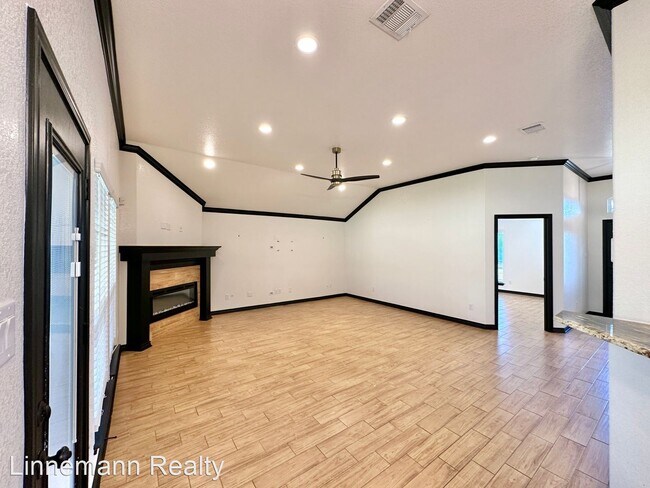 Building Photo - 4 br, 3 bath House - 7706 Pyrite Drive