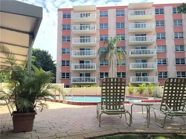 Foto del edificio - 1831 NE 38th St