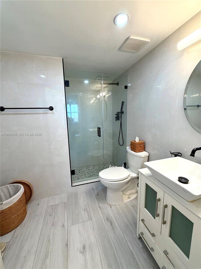 Building Photo - 7441 Wayne Ave