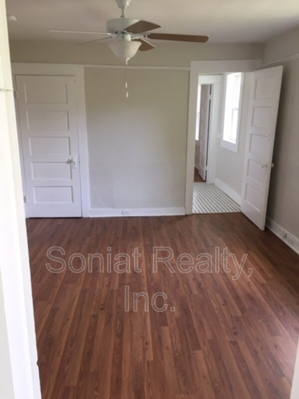 Foto del edificio - 2549 Wisteria St