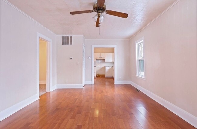 Foto del edificio - Charming 2 Bedroom, 1 Bath Home on Niagara – Clean, Cozy & Move-In Ready!