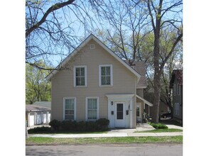 Building Photo - 517 2nd St S