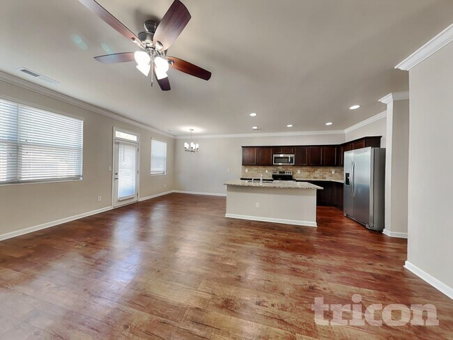 Building Photo - 1095 Lear Dr