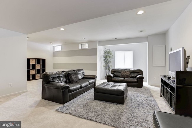 Foto del edificio - 43263 Baltusrol Terrace