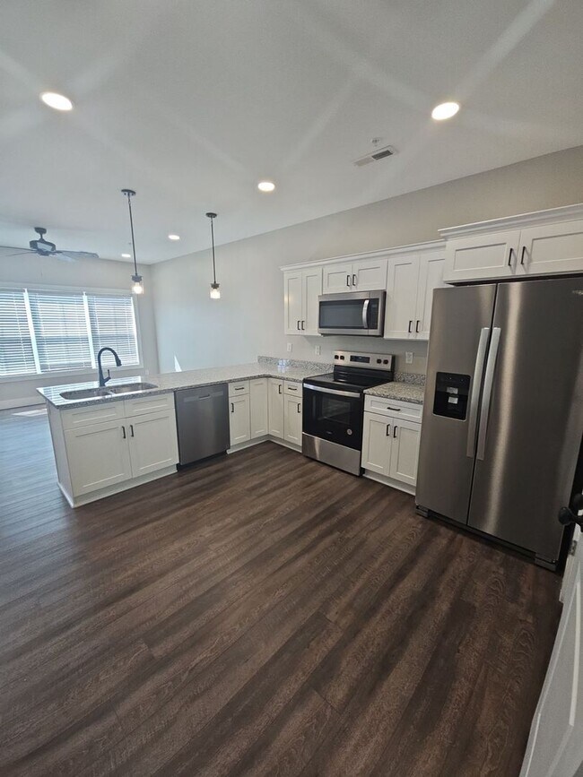 Foto del edificio - 1646 S Jefferson Ave