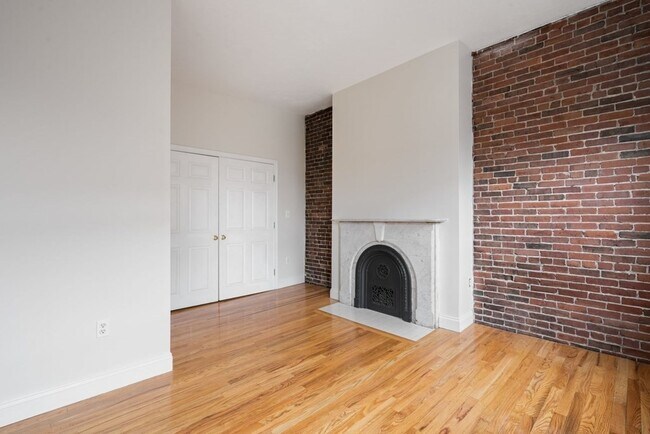 Building Photo - 676 Tremont St