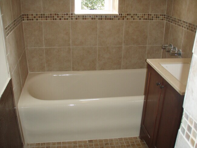 Building Photo - 4358 Vireo Ave