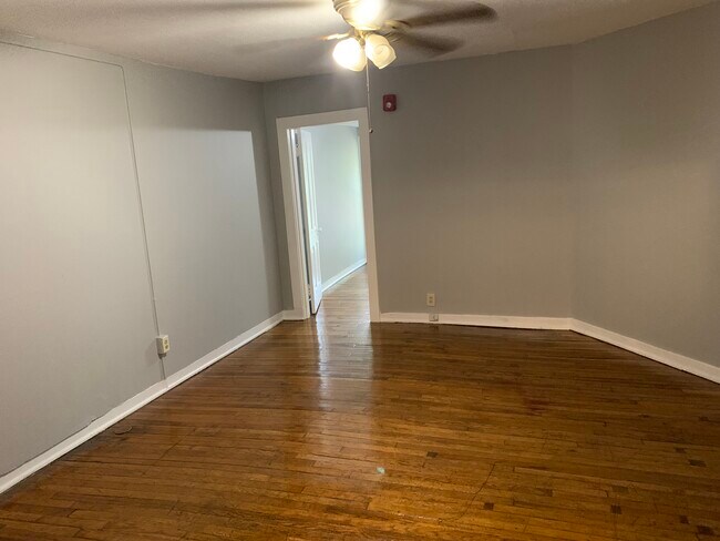 Building Photo - 706 Chickamauga Ave