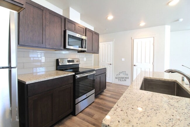 Building Photo - 9 N Jefferson Pl