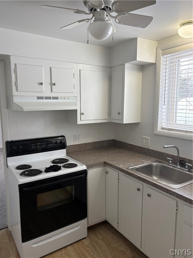 Foto del edificio - 330 Draper Ave