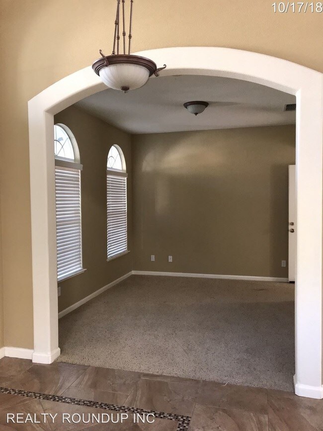 Building Photo - 5 br, 3 bath House - 2528 Black Tern Way