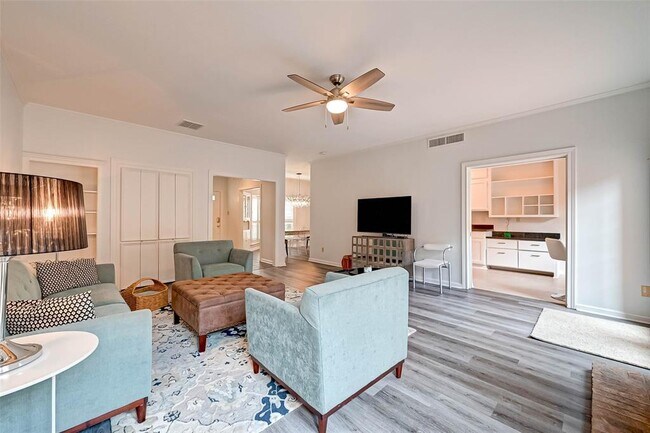 Foto del edificio - 600 Wilcrest Dr