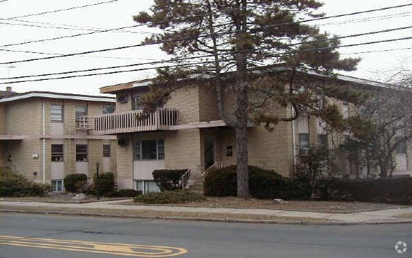 Primary Photo - 245 Grand Ave