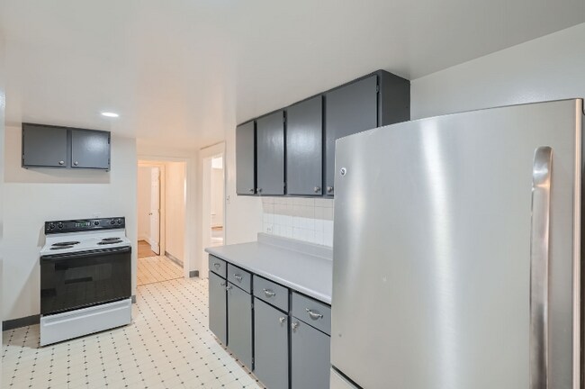 Building Photo - 3855 Winona Ct