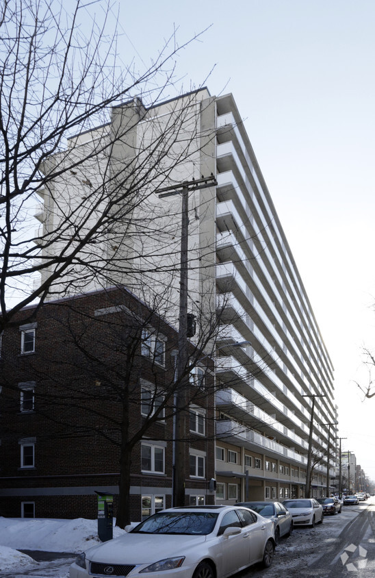 Building Photo - St. Moritz Apartments