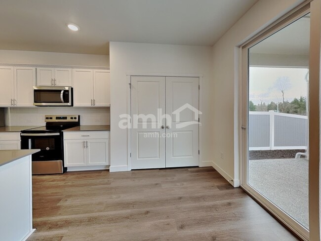 Foto del edificio - 4904 85th Dr NE