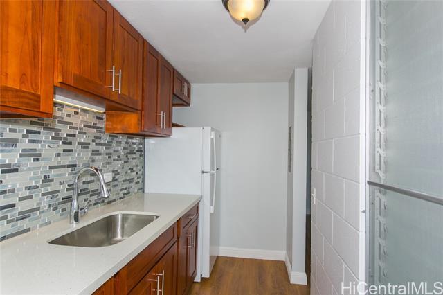 Building Photo - 1541 Dominis St