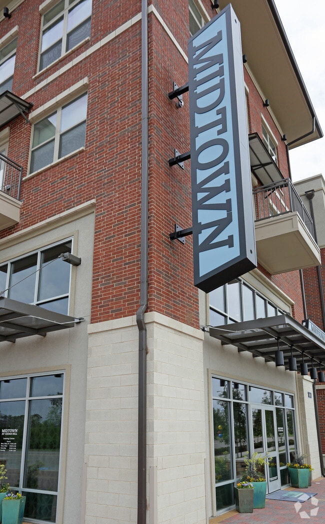 Building Photo - Century Cedar Hill