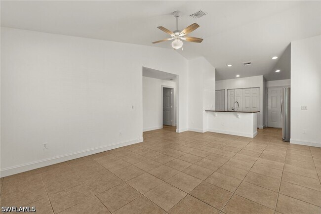 Building Photo - 6254 Vista Garden Way