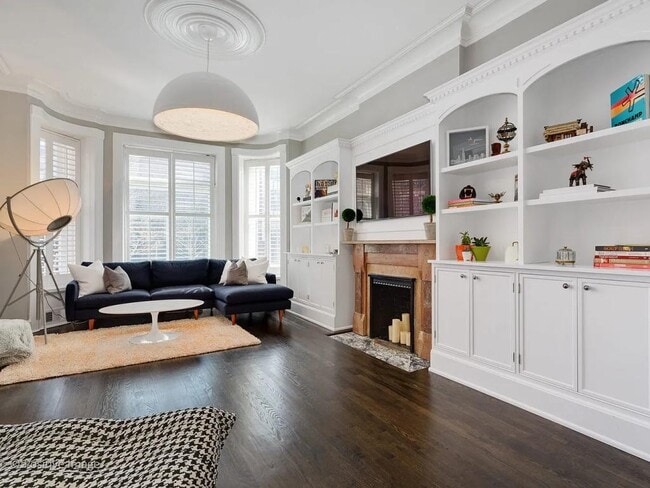Building Photo - 1814 N Lincoln Park W